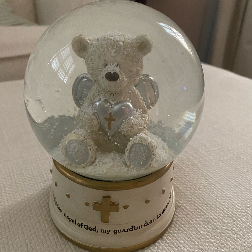 Bear musical snow globe for baby